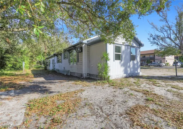 Homes for sale in Fort Myers, FL | 2933 Jackson St, Fort Myers, FL 33901 | MLS# 226006871
