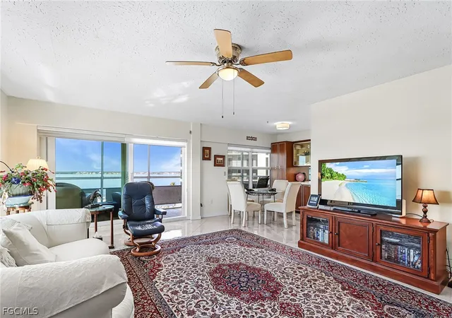 5th image of 2350 W 1St St, Fort Myers, FL 33901