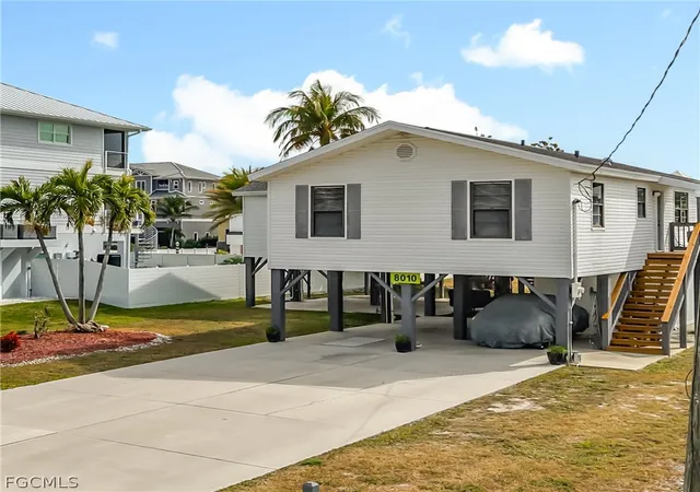 Homes for sale in Fort Myers Beach, FL | 8010 Buccaneer Dr, Fort Myers Beach, FL 33931 | MLS# 2026007920