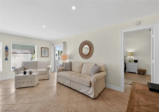 Listing Photo 5 - Condo for sale in building located at 523 Clb Side Dr, Naples, FL 34110 - Unit #2-523