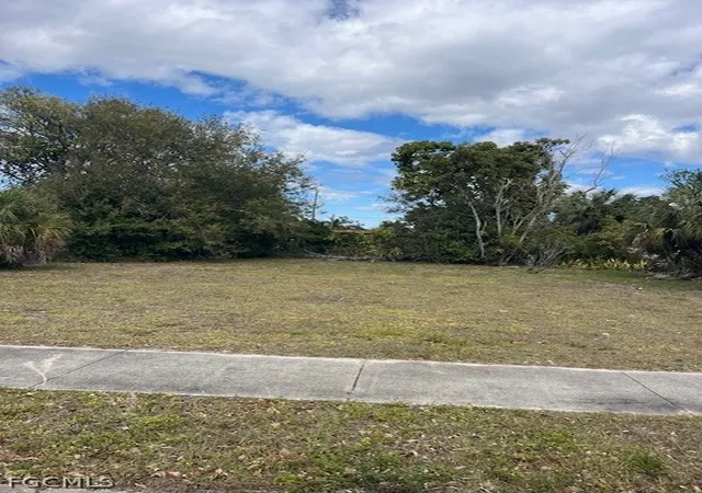 2nd image of 2915 Price Ave, Fort Myers, FL 33916 | MLS# 2026008057