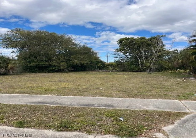 3rd image of 2915 Price Ave, Fort Myers, FL 33916 | MLS# 2026008057