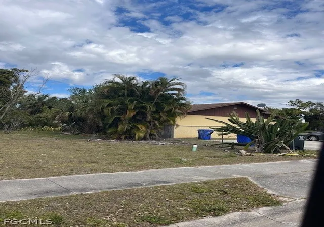 5th image of 2915 Price Ave, Fort Myers, FL 33916 | MLS# 2026008057
