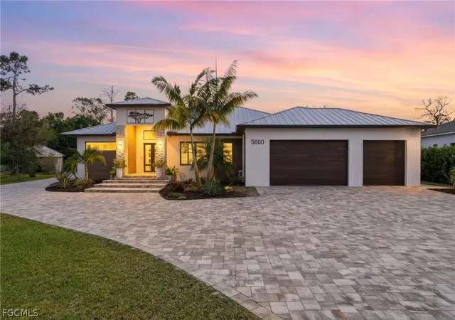 Photo 1 of Sale Pending at 5600 Briarcliff Rd, Fort Myers, FL 33912 | MLS# 2026008095 | Listing updated on 2026-08-31