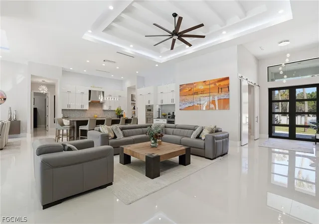 Photo 3 of Sale Pending at 5600 Briarcliff Rd, Fort Myers, FL 33912 | MLS# 2026008095 | Listing updated on 2026-08-31