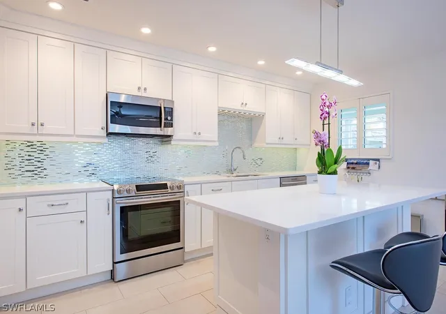 2nd image of 505 Broad Ave S #505, Naples, FL 34102 | MLS# 226006625