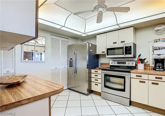 3rd image of 2067 W Lakeview Blvd #9, North Fort Myers, FL 33903 | MLS# 2026008135