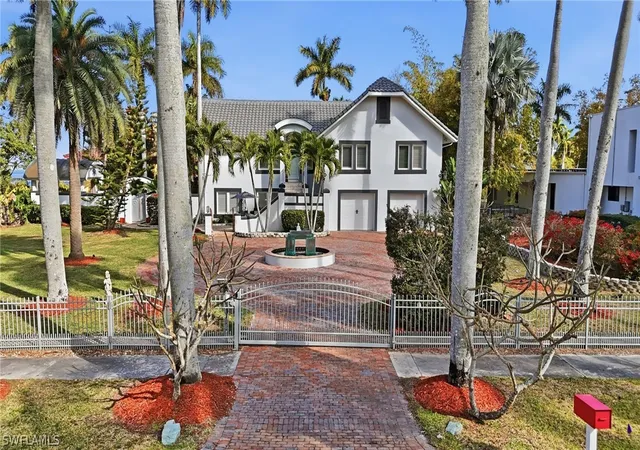2nd image of 1205 Caloosa Dr, Fort Myers, FL 33901 | MLS# 226007020