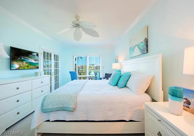 2nd image of 383 Harbour Dr, Naples, FL 34103