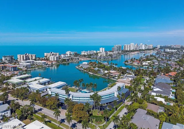 4th image of 383 Harbour Dr #308, Naples, FL 34103 | MLS# 226007237