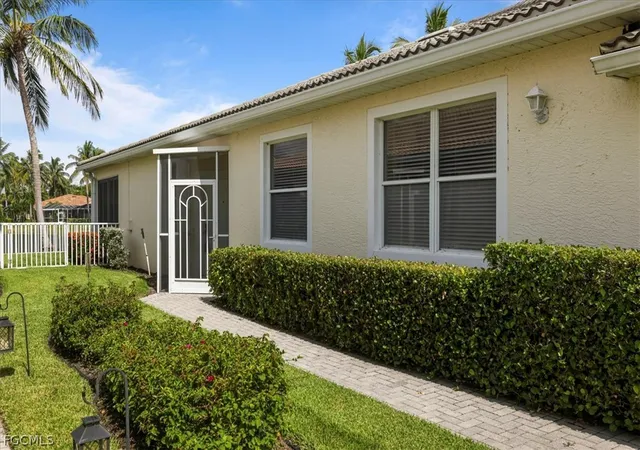 Photo 3 of Townhouse for sale at 7685 Bay Lake Dr, Fort Myers, FL 33907 | MLS# 2026008298 | Listing updated on 2026-08-11
