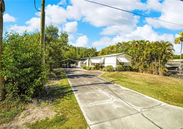 2nd image of 33 Plantation Dr, Everglades City, FL 34139