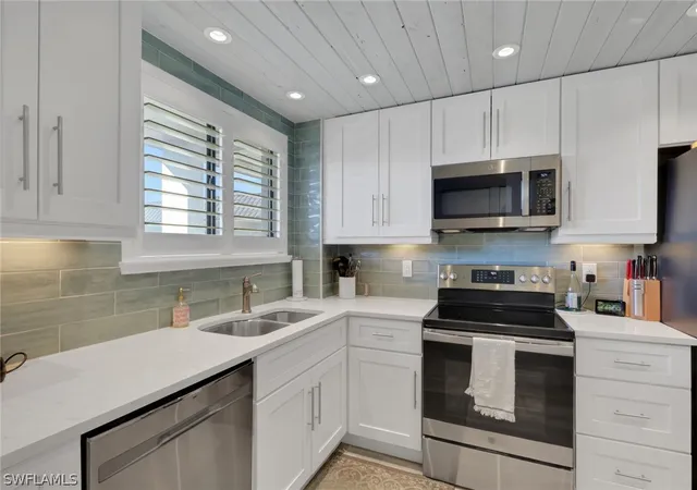 Homes for sale in Fort Myers, FL | 2121 Collier Ave #508, Fort Myers, FL 33901 | MLS# 226006975
