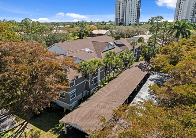 Listing Photo 4 - Condo for sale in building located at 668 Wiggins Bay Dr, Naples, FL 34110 - Unit #B25