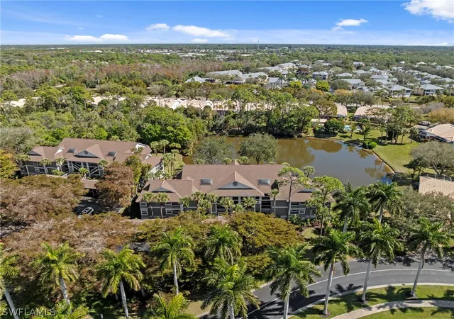 Listing Photo 5 - Condo for sale in building located at 668 Wiggins Bay Dr, Naples, FL 34110 - Unit #B25