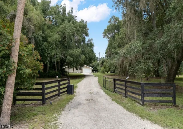 Photo 3 of Single family home for sale at 4613 Orange River Loop Rd, Fort Myers, FL 33905 | MLS# 2026008400 | Listing updated on 2026-07-22
