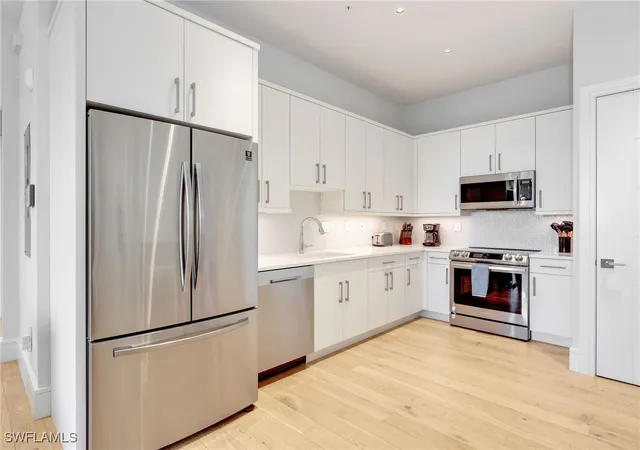 2nd image of 101 8th St S #201, Naples, FL 34102 | MLS# 226005375