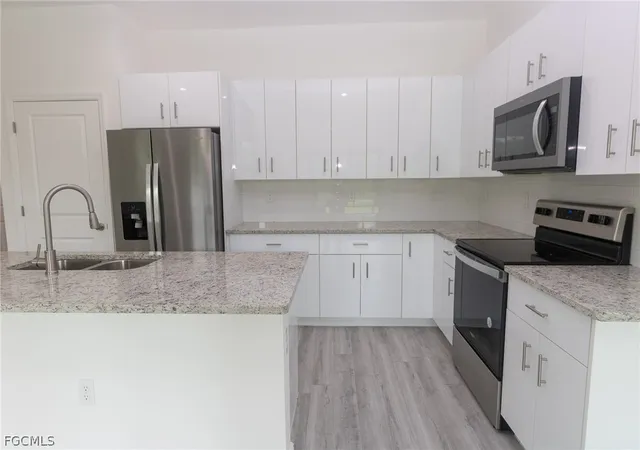 3rd image of 3032 W Briarwood Cir, Labelle, FL 33935 | MLS# 2026008423