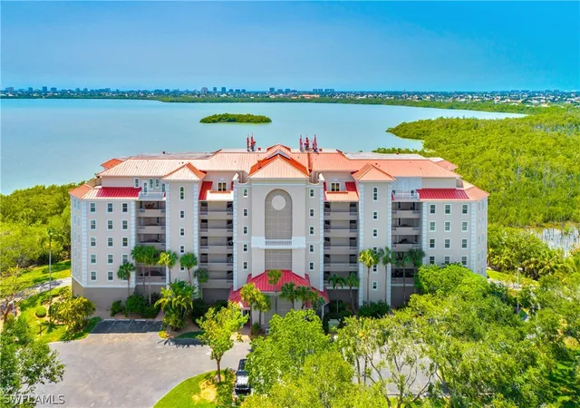39th image of 133 Vintage Bay Dr #14, Marco Island, FL 34145 | MLS# 226007569