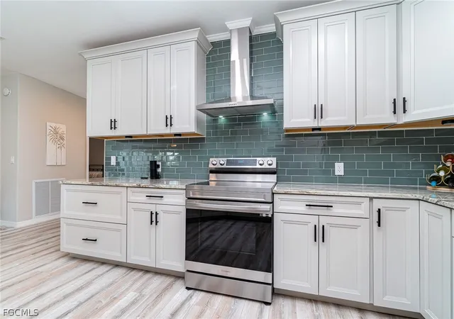 5th image of 17561 Canal Cove Ct, Fort Myers Beach, FL 33931 | MLS# 2026008561