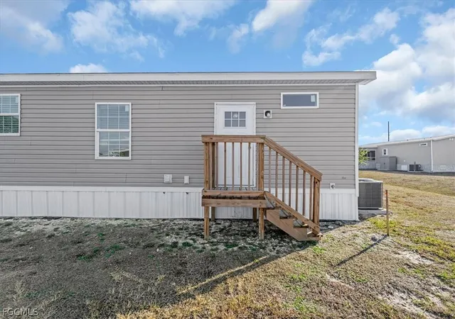 4th image of 864 Yacht Club Wy Nw, Moore Haven, FL 33471 | MLS# 2026008587