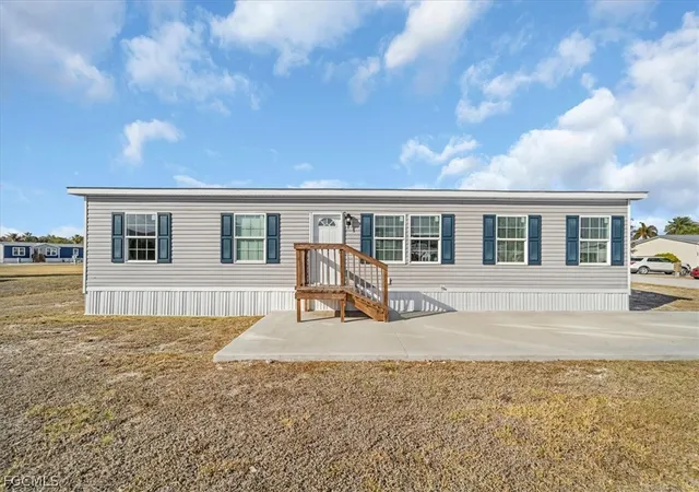 5th image of 864 Yacht Club Wy Nw, Moore Haven, FL 33471 | MLS# 2026008587