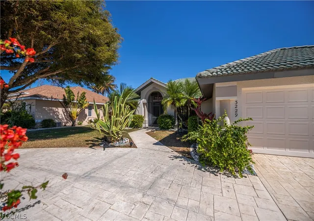 5th image of 3229 Se 1St Ct, Cape Coral, FL 33904 | MLS# 2026008652