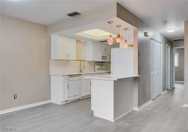 4th image of 1113 Cape Coral Pkwy W, Cape Coral, FL 33914