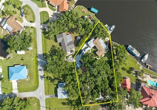4th image of 13782 River Forest Dr, Fort Myers, FL 33905 | MLS# 2026008729