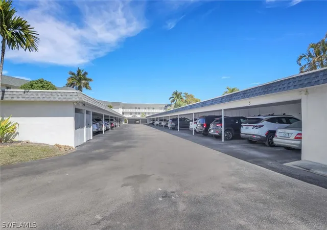 2nd image of 315 Saint Andrews Blvd, Naples, FL 34113