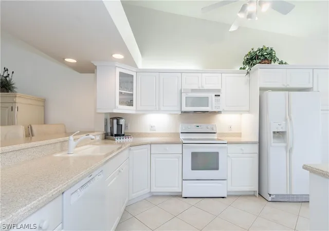Listing Photo 5 - Condo for sale in building located at 6830 Bch Resort Dr, Naples, FL 34114 - Unit #12