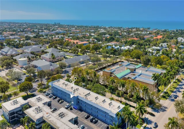2nd image of 72 7Th St S, Naples, FL 34102