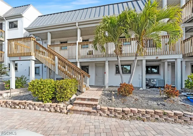 3rd image of 760 Sextant Dr, Sanibel, FL 33957