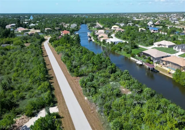 4th image of 15480 Aribe Ave, Port Charlotte, FL 33981 | MLS# 2026009236