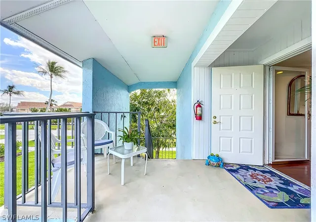 4th image of 1065 8Th St S, Naples, FL 34102