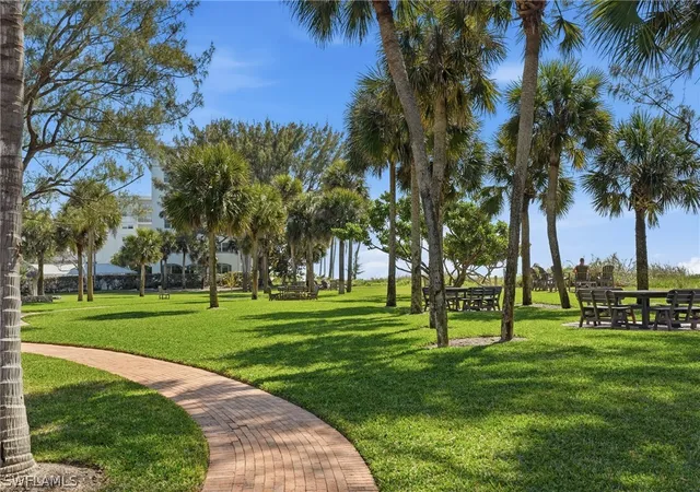 50th image of 725 Harbour Dr, Naples, FL 34103 | MLS# 226008304
