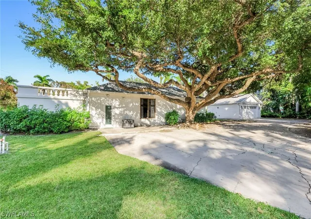 45th image of 1321 Donna Dr, Fort Myers, FL 33919 | MLS# 226008346