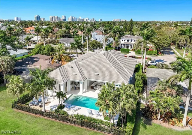 3rd image of 730 Harbour Dr, Naples, FL 34103 | MLS# 226008452