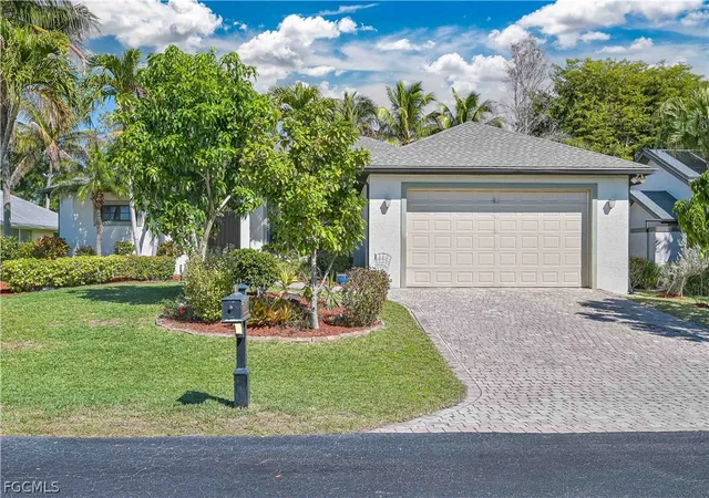 Photo 1 of Sale Pending at 6905 Highland Park Cir, Fort Myers, FL 33966 | MLS# 2026009631 | Listing updated on 2026-08-03