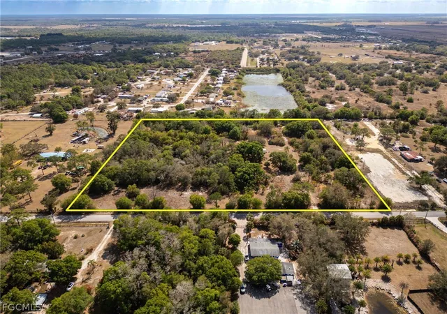 2nd image of 535 Evans Rd, Labelle, FL 33935 | MLS# 2026009765