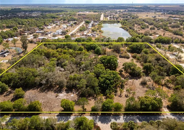 3rd image of 535 Evans Rd, Labelle, FL 33935 | MLS# 2026009765
