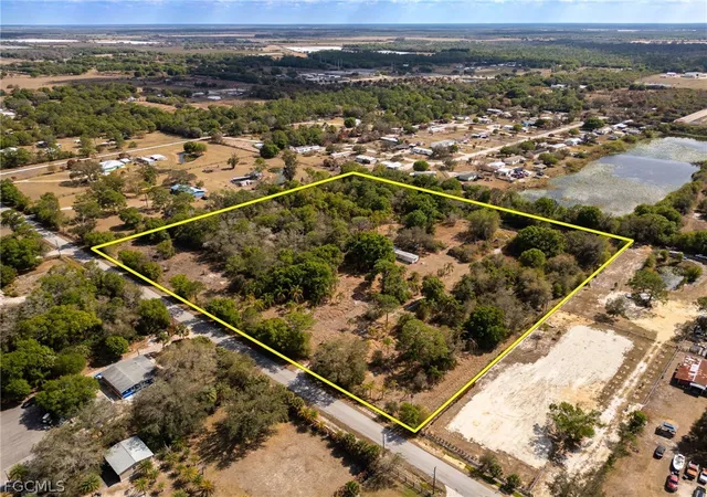 4th image of 535 Evans Rd, Labelle, FL 33935 | MLS# 2026009765
