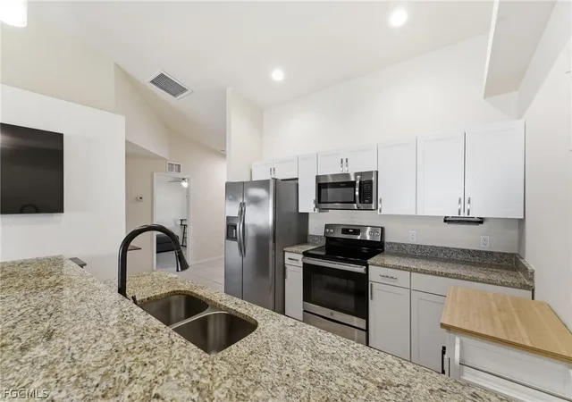 Photo 3 of House for sale at 526-528 SE 5th Place, Cape Coral, FL 33990 | MLS# 2026009807 | Listing updated on 2026-07-19