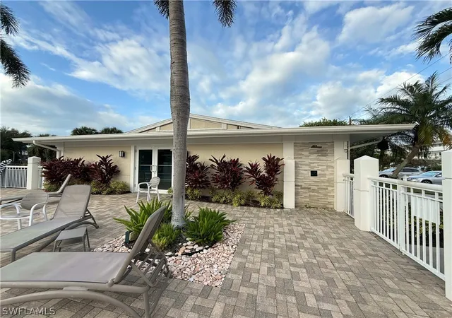 2nd image of 408 Broad Ave S, Naples, FL 34102