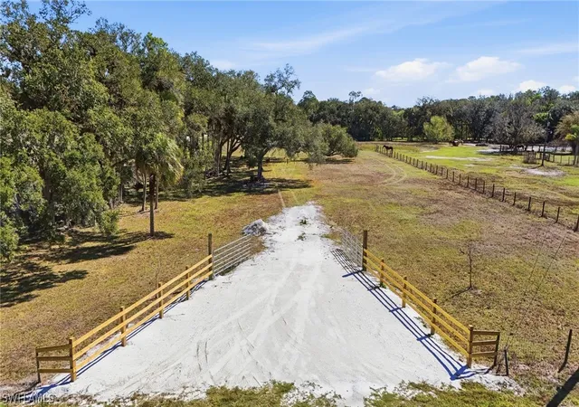 Photo 2 of Sale Pending at 4821 Oak Acres Ln, Fort Myers, FL 33905 | MLS# 226009011 | Listing updated on 2026-06-19