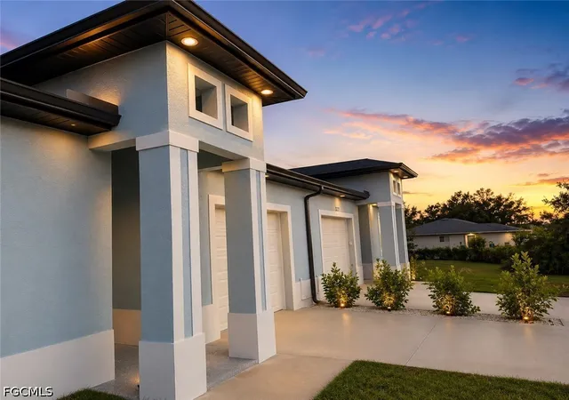2nd image of 325 / 327 Gordon Ave S, Lehigh Acres, FL 33973 | MLS# 2026010161