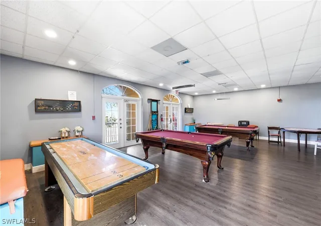 image of 25000 Tamiami Trl E, Naples, FL 34114