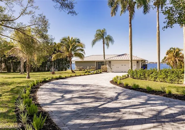 2nd image of 138 Riverview Rd, Fort Myers, FL 33905 | MLS# 226009198