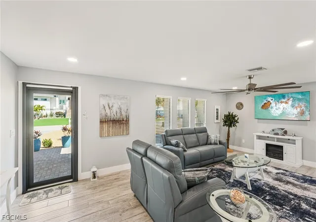 4th image of 8338 Lagoon Rd, Fort Myers Beach, FL 33931 | MLS# 2026010225