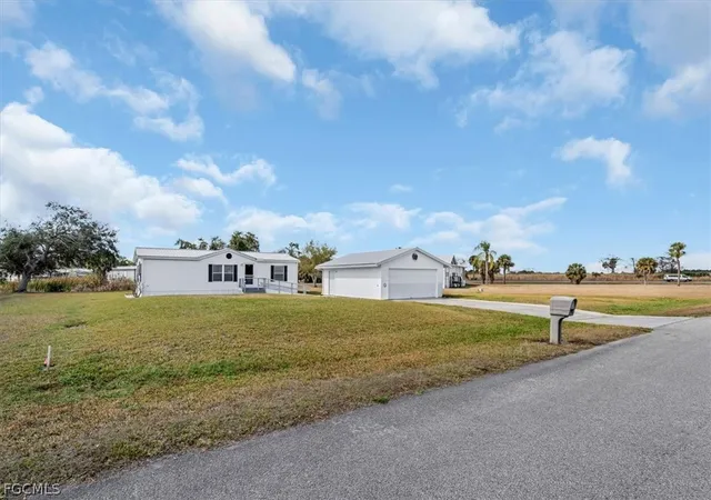 3rd image of 1151 Peaceful Ln, Moore Haven, FL 33471 | MLS# 2026010267